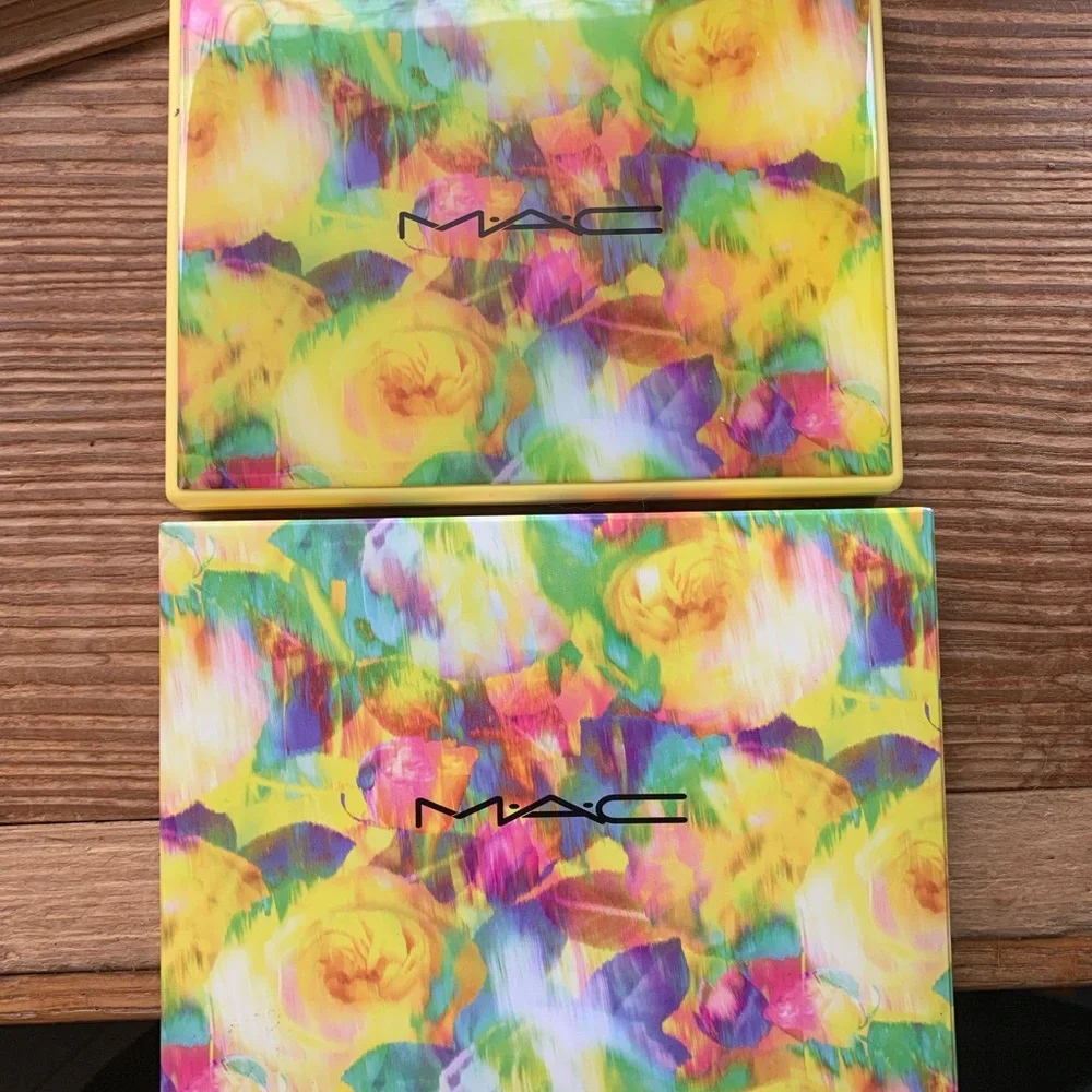 🎉HP🎉 New MAC Botanic Panic Eyeshadow Palette